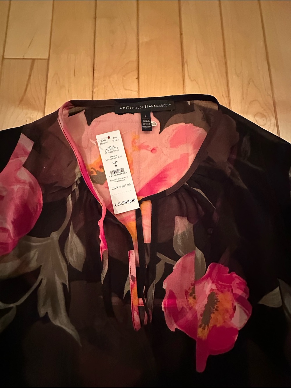 White House Black Market Spliced Poppy Floral Blouse; NWT, Sz.S - Picture 8 of 16